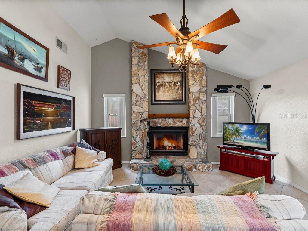 12595 93rd Way Largo FL 33773 TB8425992 image2