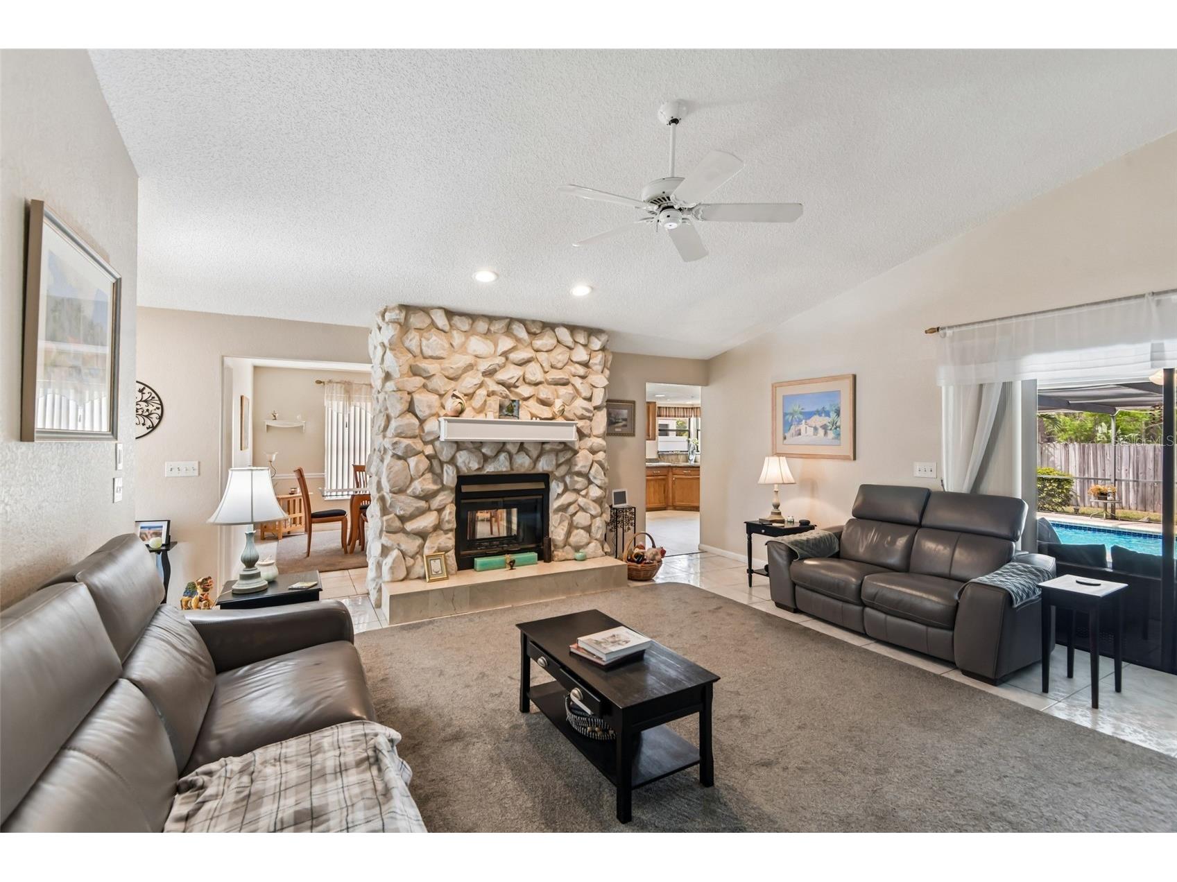 12596 93rd Way Largo FL 33773 TB8512294 image7
