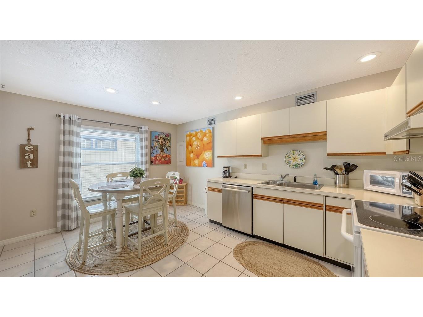 126/128 Avenida Veneccia Sarasota FL 34242 A4673661 image12