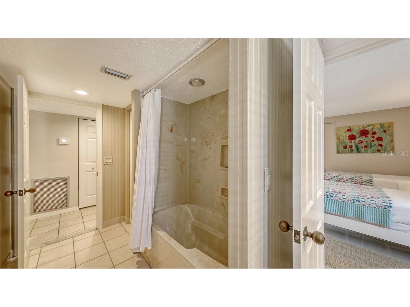 126/128 Avenida Veneccia Sarasota FL 34242 A4673661 image20