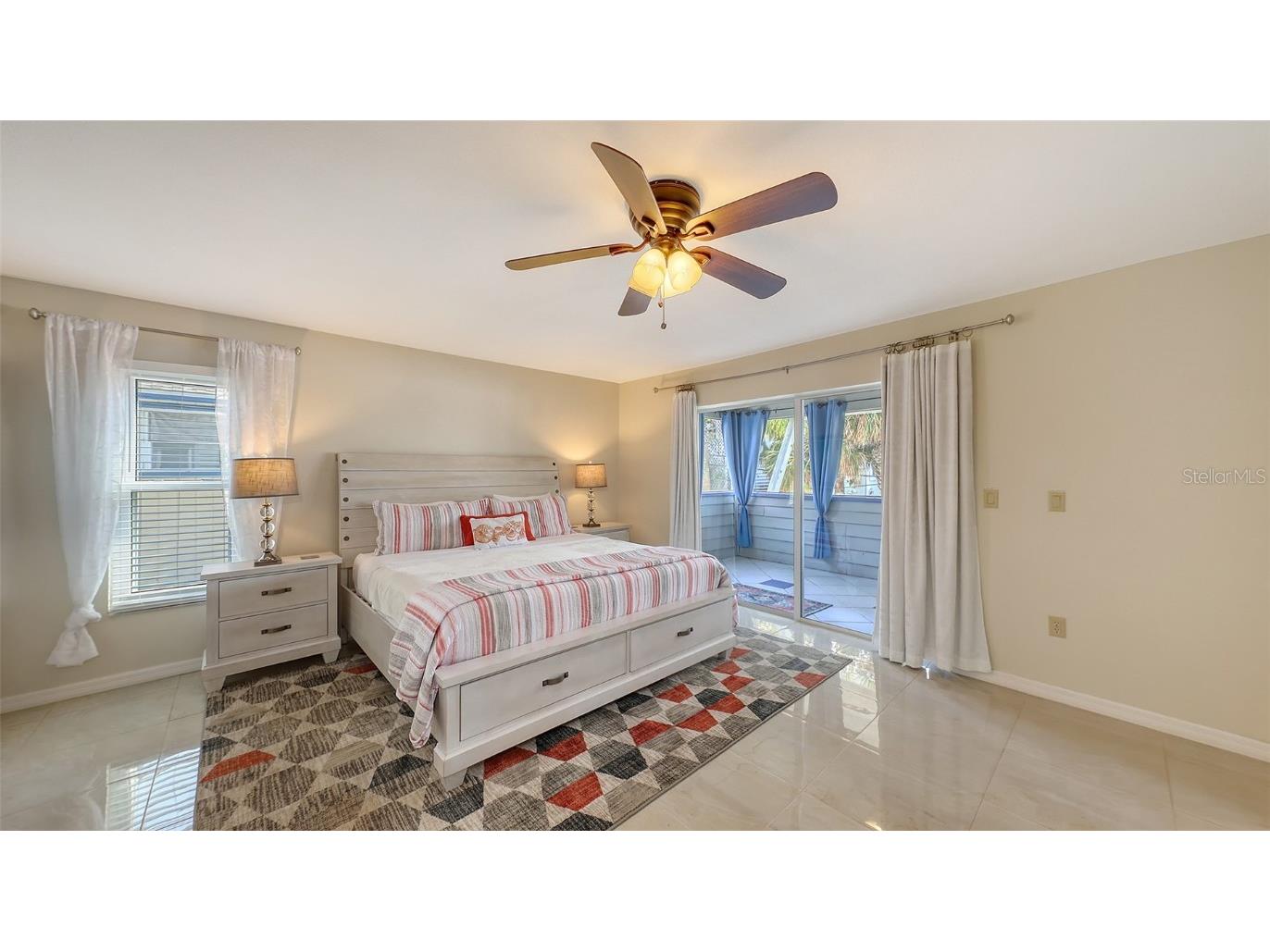 126/128 Avenida Veneccia Sarasota FL 34242 A4673661 image24