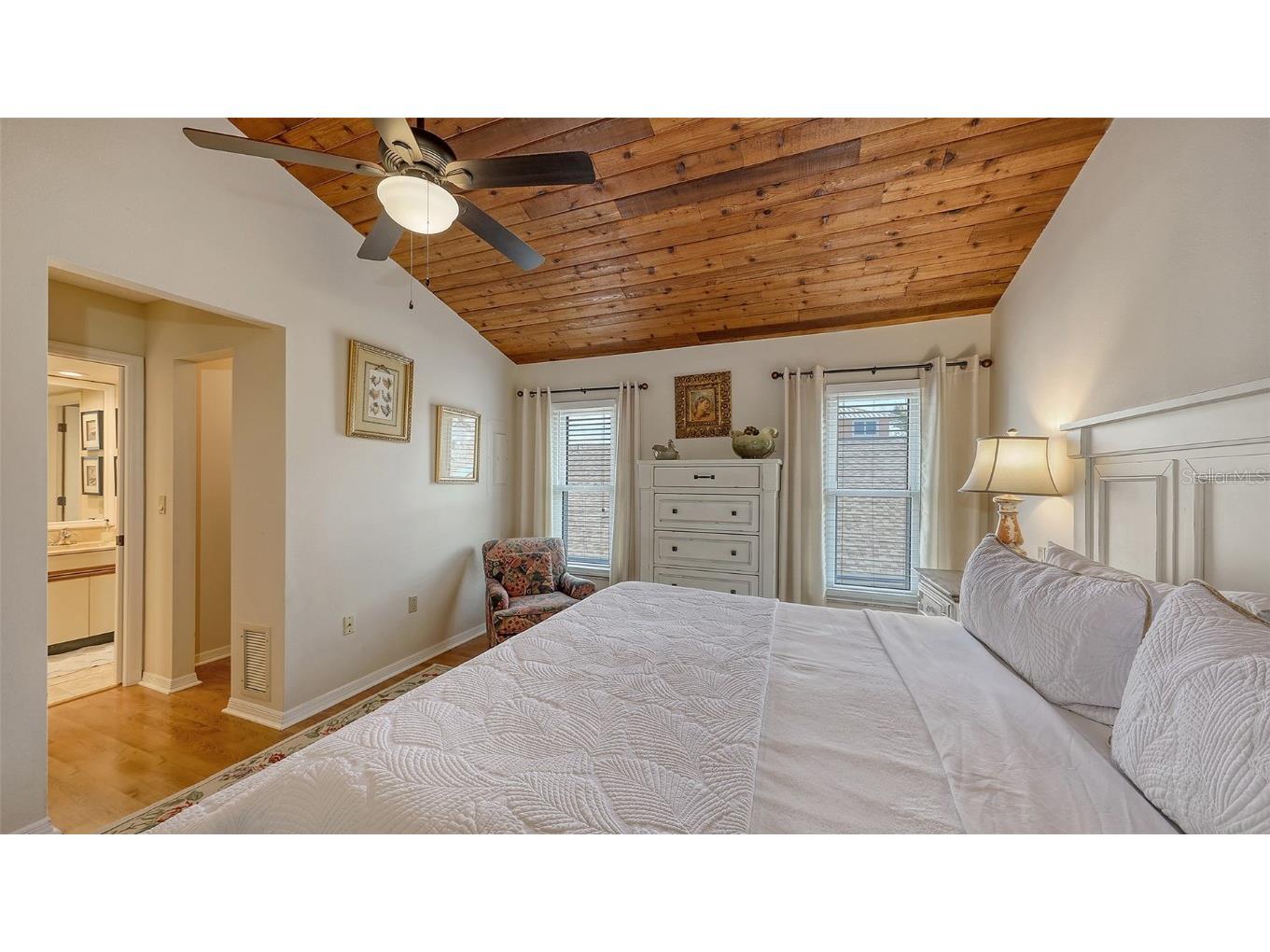 126/128 Avenida Veneccia Sarasota FL 34242 A4673661 image37