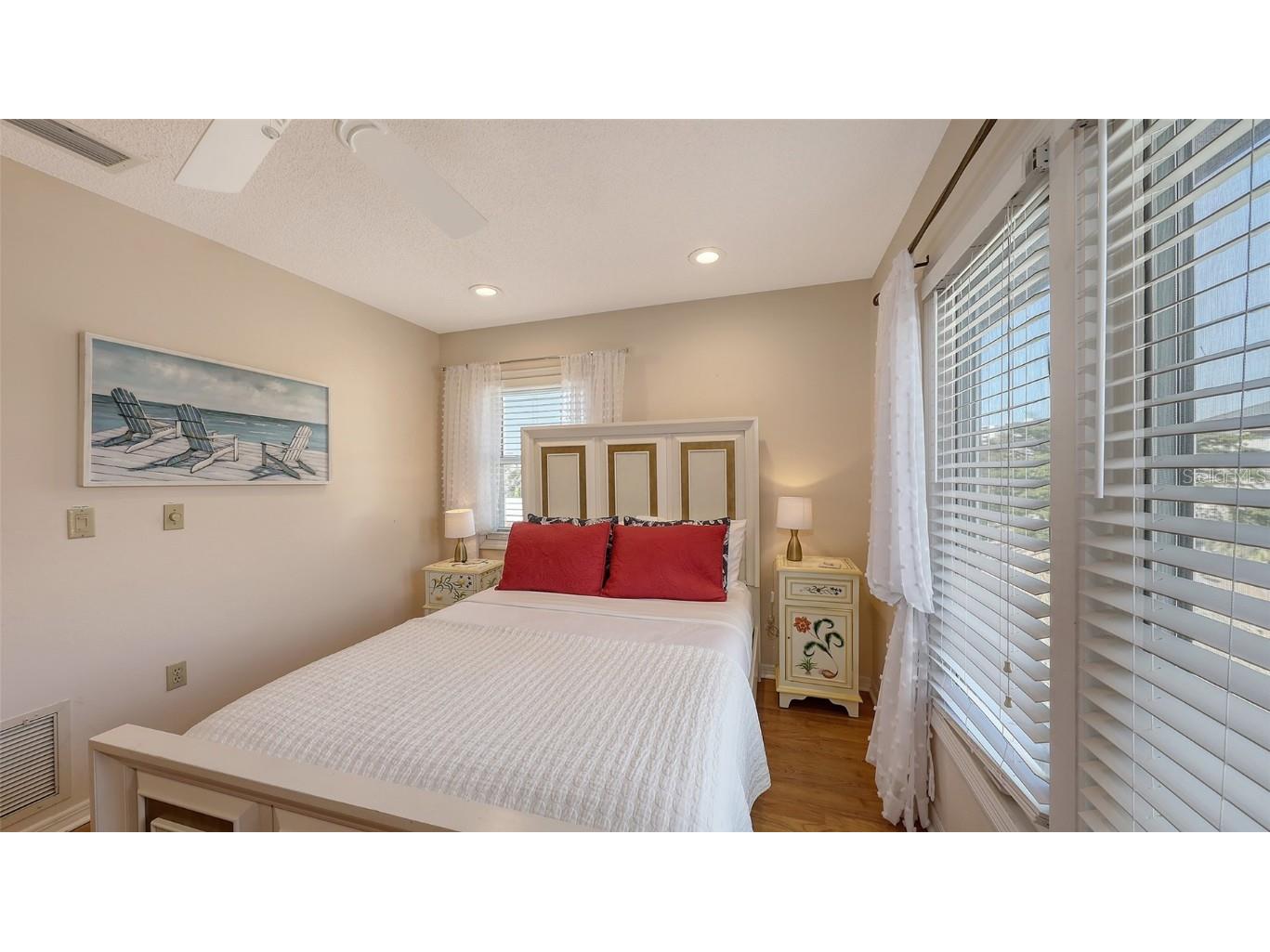 126/128 Avenida Veneccia Sarasota FL 34242 A4673661 image42