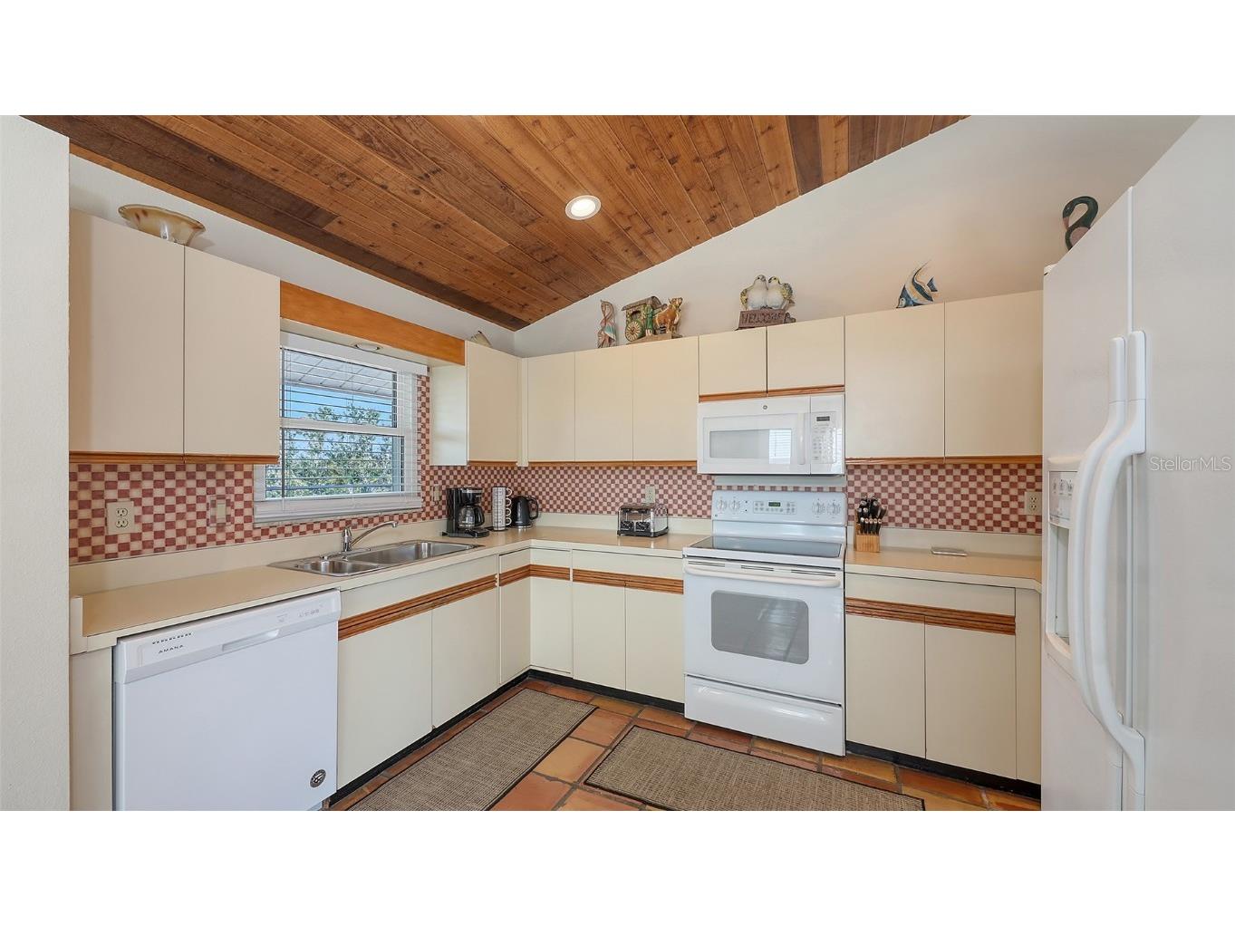 126/128 Avenida Veneccia Sarasota FL 34242 A4673661 image54