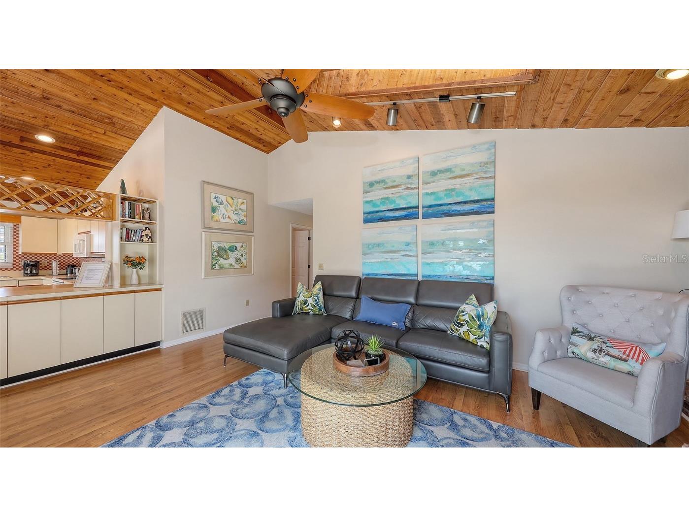 126/128 Avenida Veneccia Sarasota FL 34242 A4673661 image59