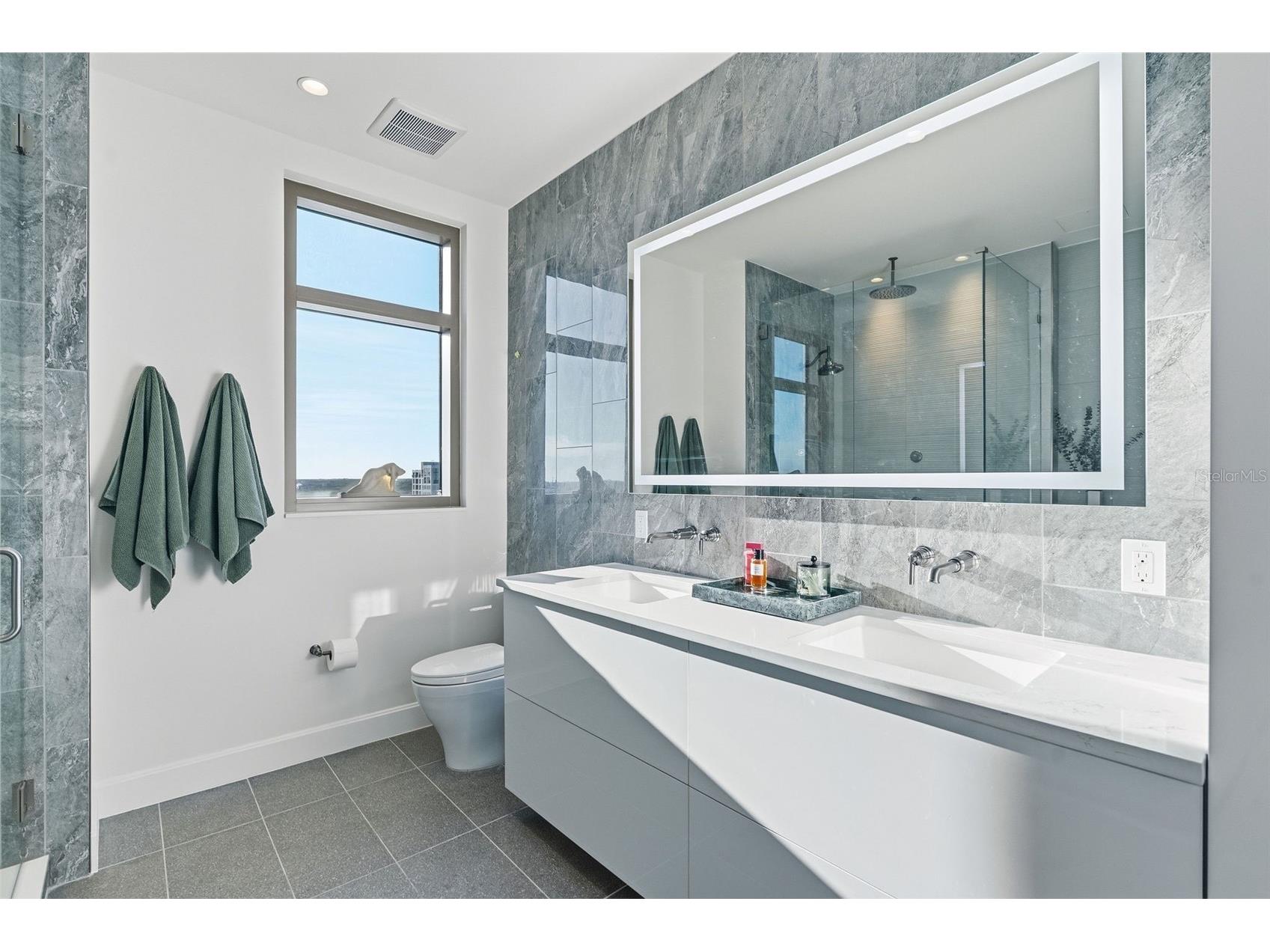 126 4th Avenue NE #1401 Saint Petersburg FL 33701 TB8490704 image17