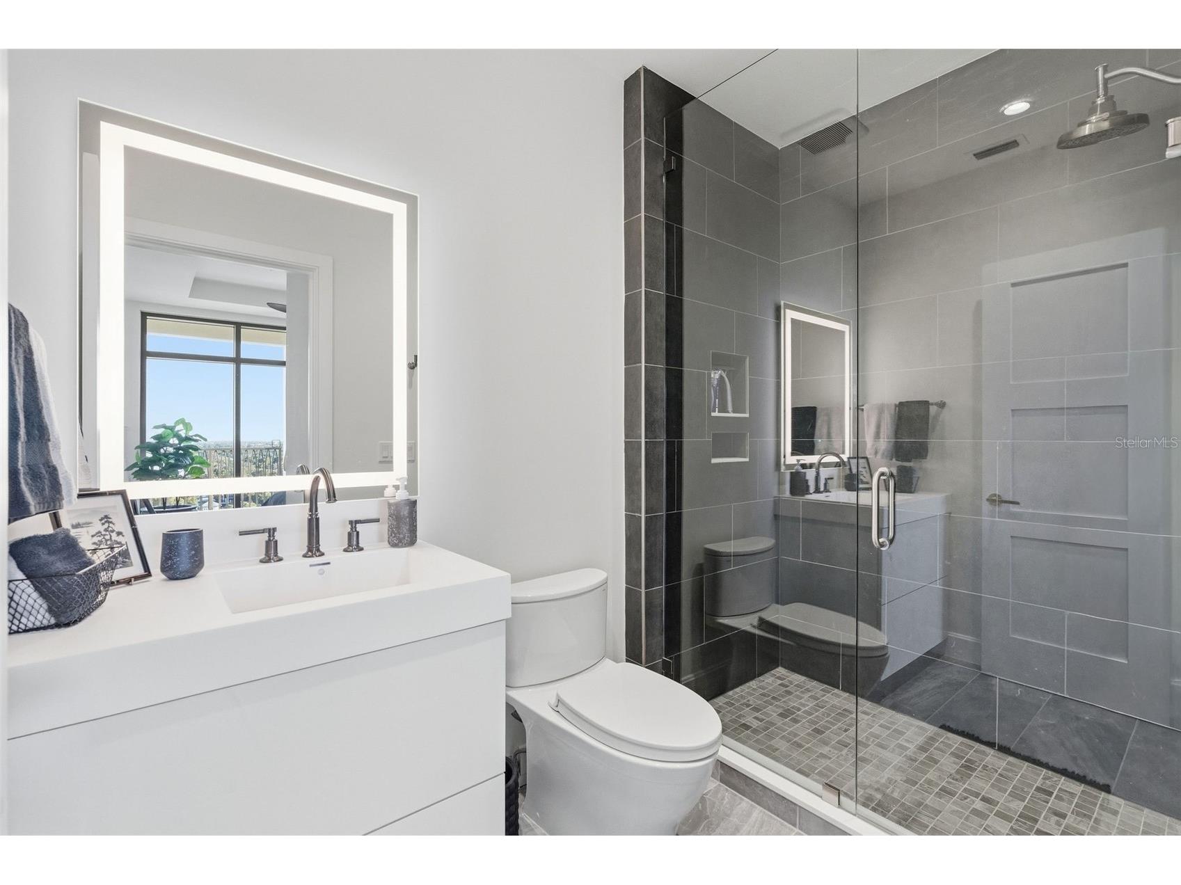 126 4th Avenue NE #1401 Saint Petersburg FL 33701 TB8490704 image23