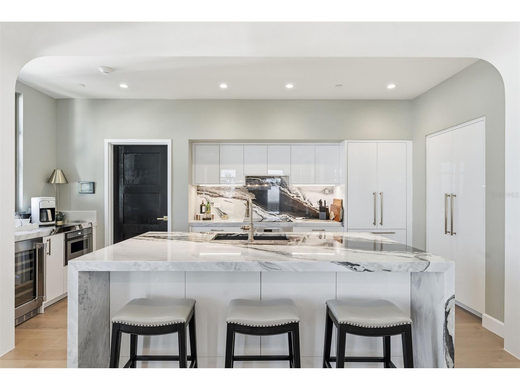 126 4th Avenue NE #1401 Saint Petersburg FL 33701 TB8490704 image4