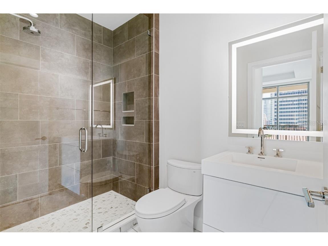 126 4th Avenue NE #602 Saint Petersburg FL 33701 TB8422114 image61