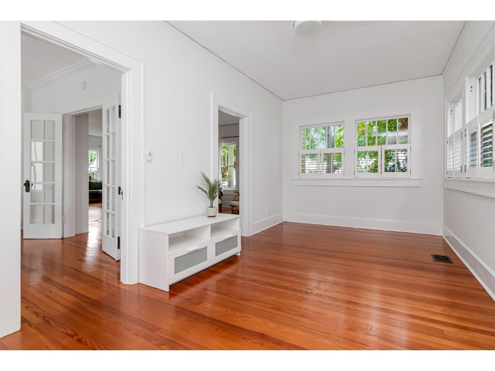 126 8th Avenue NE Saint Petersburg FL 33701 TB8527120 image14