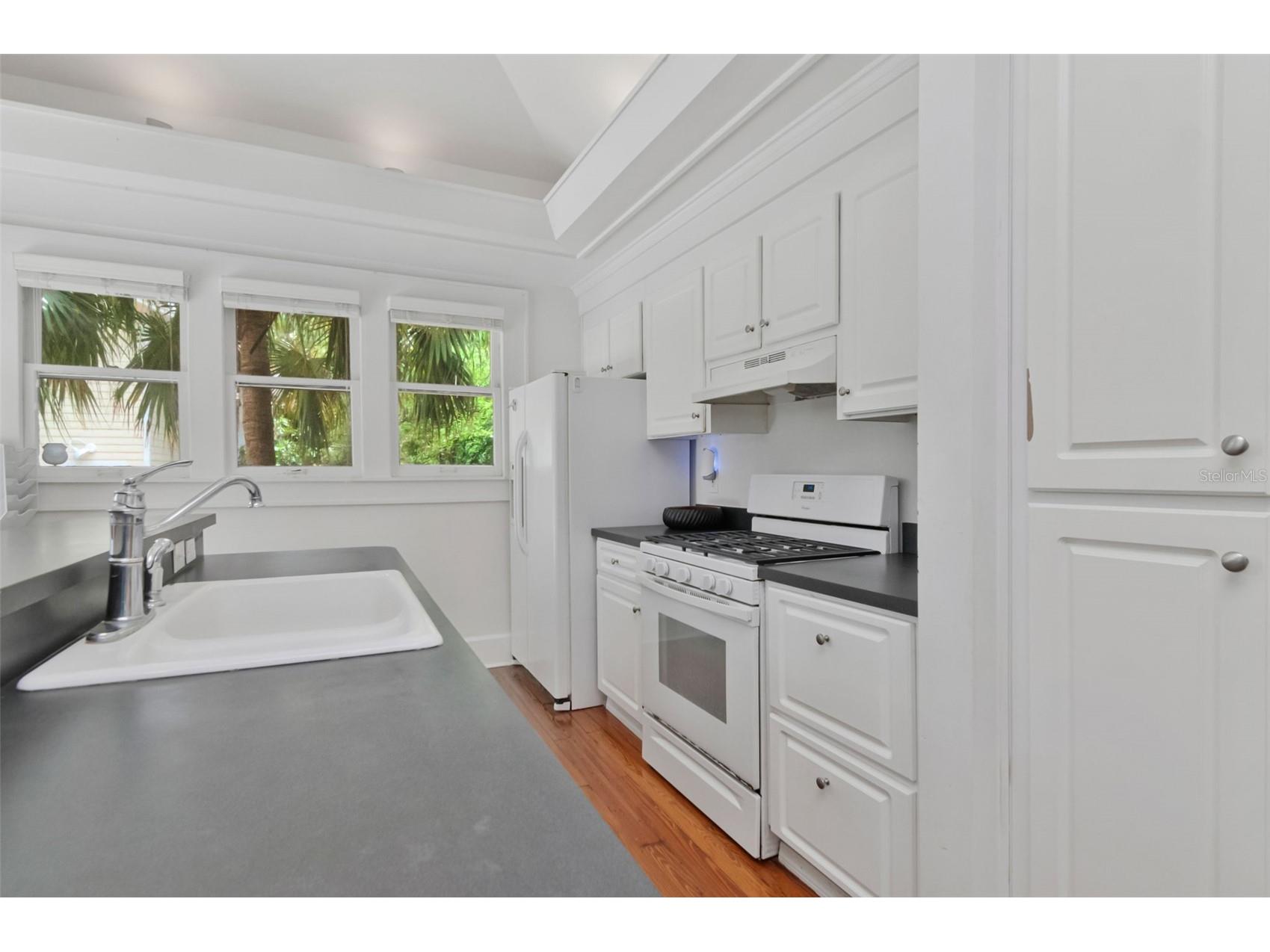 126 8th Avenue NE Saint Petersburg FL 33701 TB8527120 image21