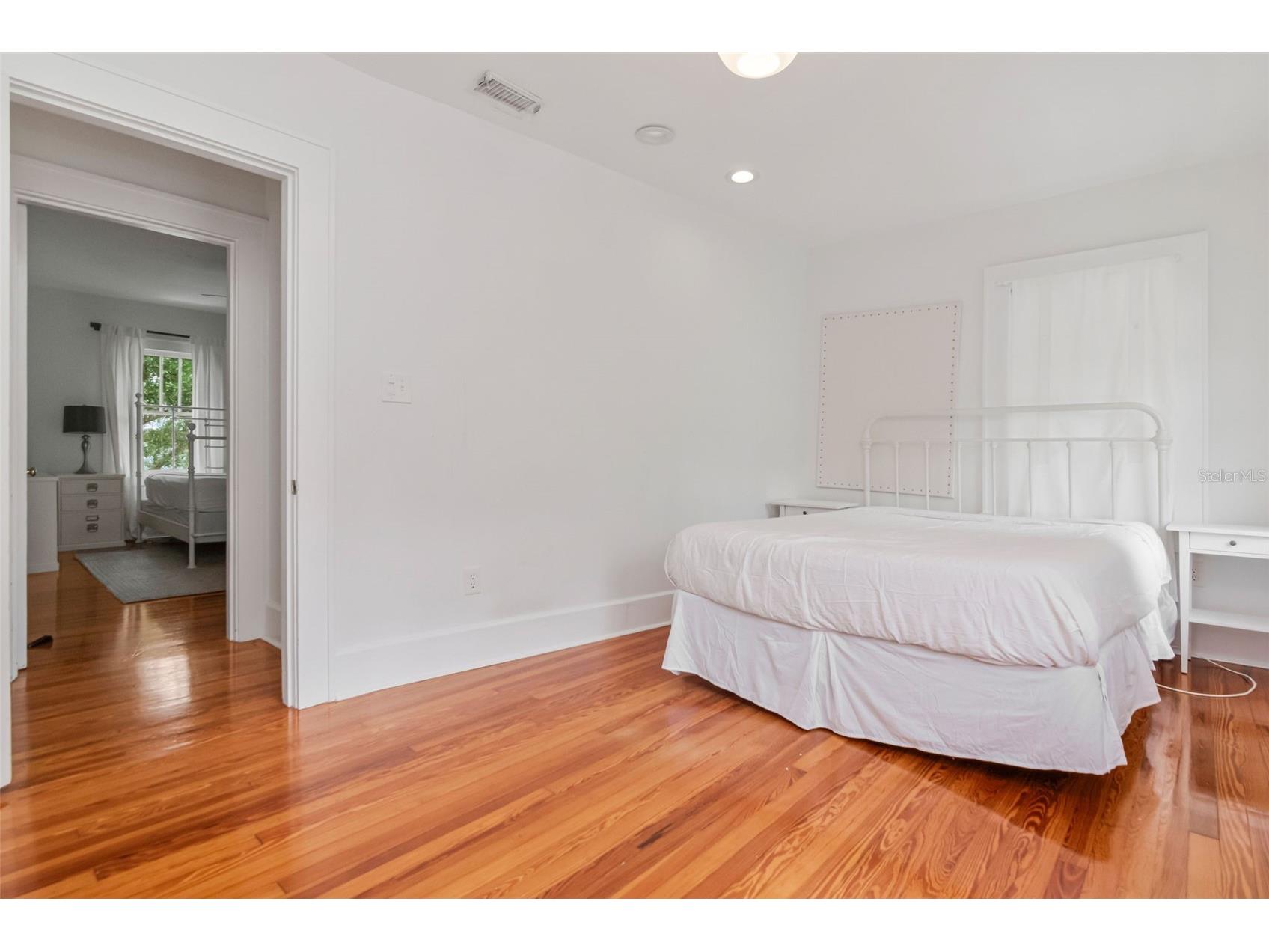 126 8th Avenue NE Saint Petersburg FL 33701 TB8527120 image30