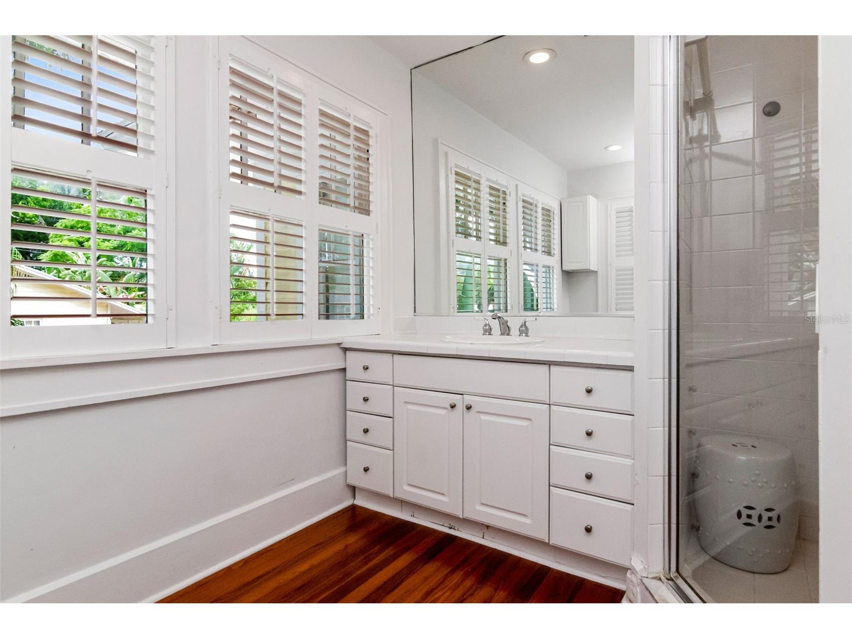 126 8th Avenue NE Saint Petersburg FL 33701 TB8527120 image34