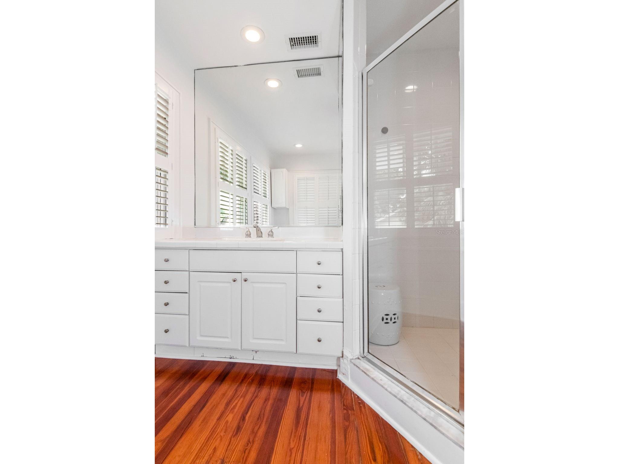 126 8th Avenue NE Saint Petersburg FL 33701 TB8527120 image35