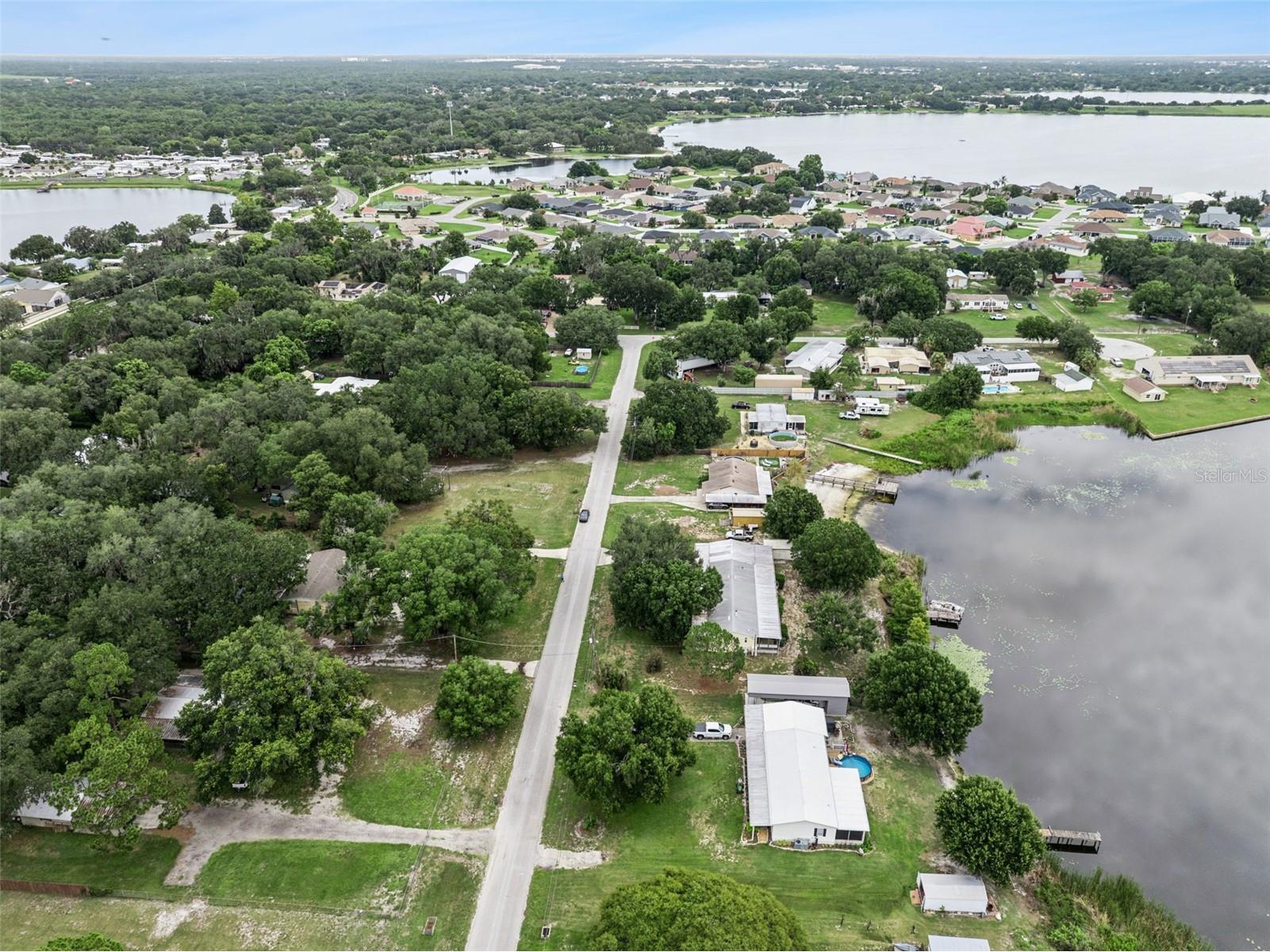 126 Bermuda Court Winter Haven FL 33880 - Grassy Lake P4939281 image2