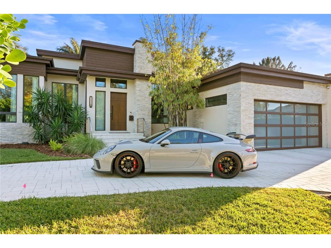 126 Cordova Boulevard NE Saint Petersburg FL 33704 U8230071 image1