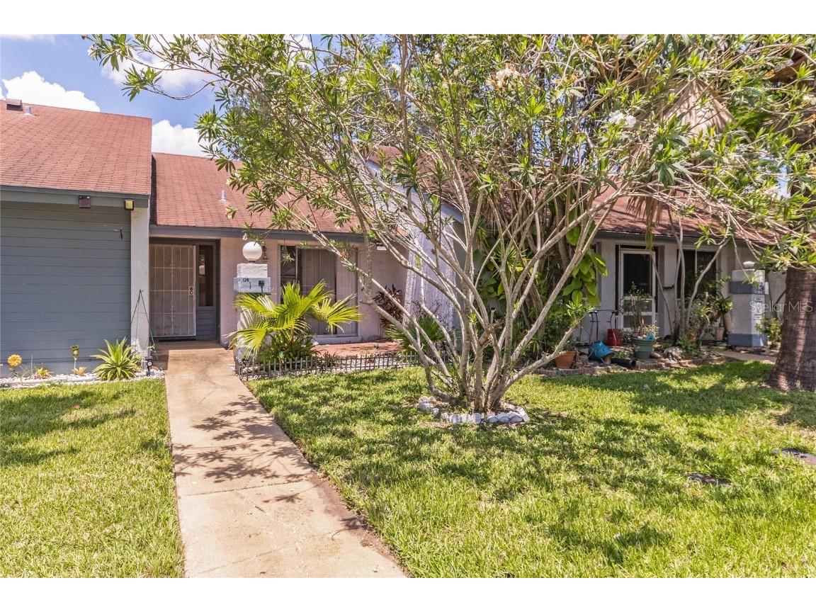 126 Dahlia Village Circle #82 Orlando FL 32807 O6118180 image1
