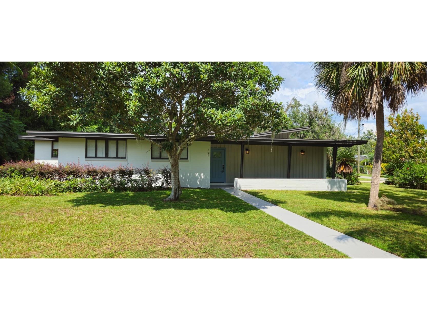 126 E Cypress Avenue Howey In The Hills FL 34737 O6345821 image2
