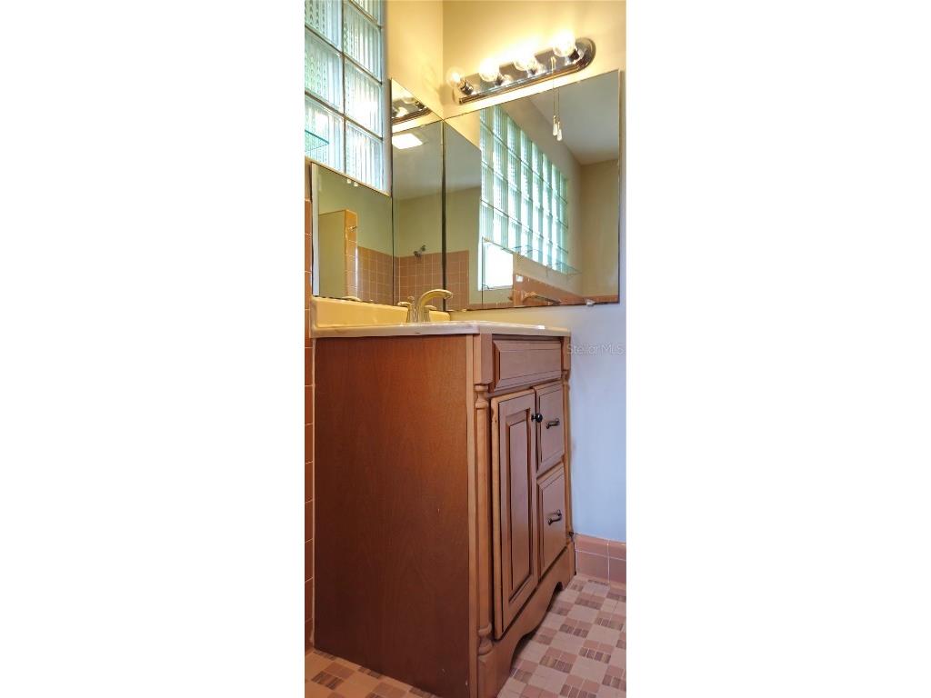 126 E Cypress Avenue Howey In The Hills FL 34737 O6345821 image22