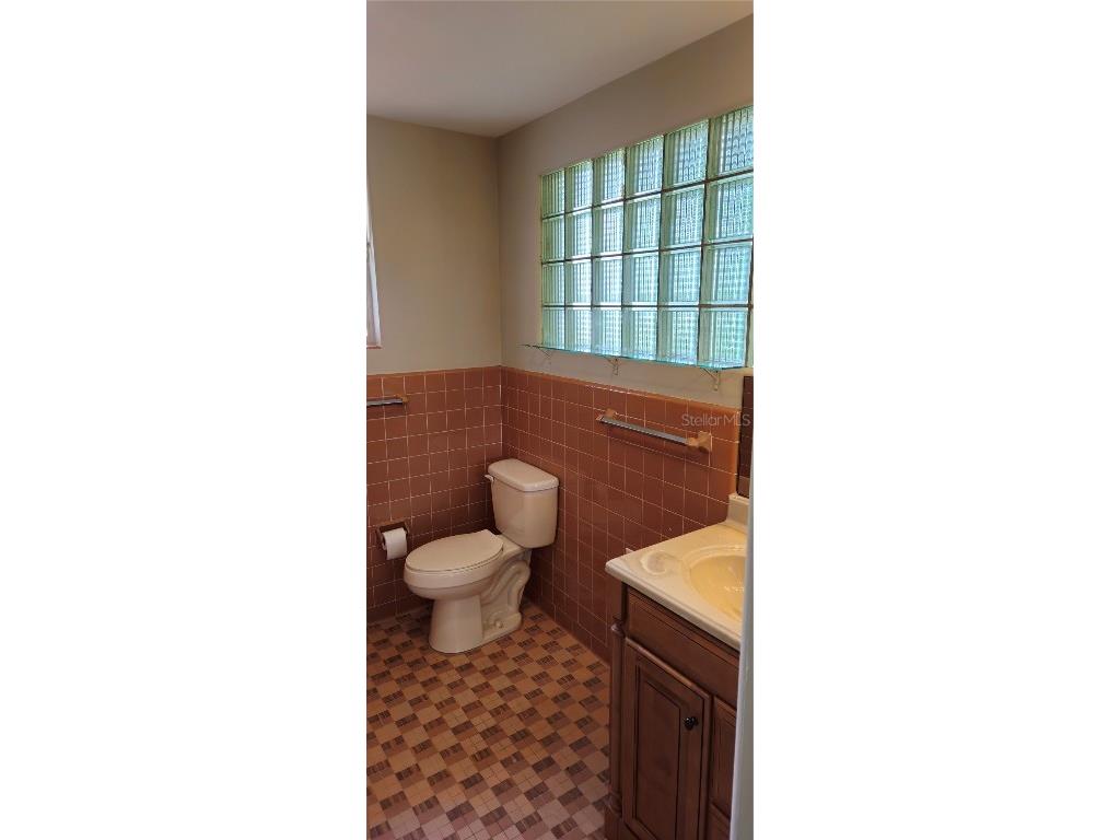 126 E Cypress Avenue Howey In The Hills FL 34737 O6345821 image23