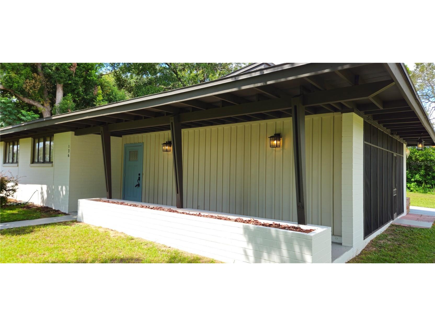 126 E Cypress Avenue Howey In The Hills FL 34737 O6345821 image7