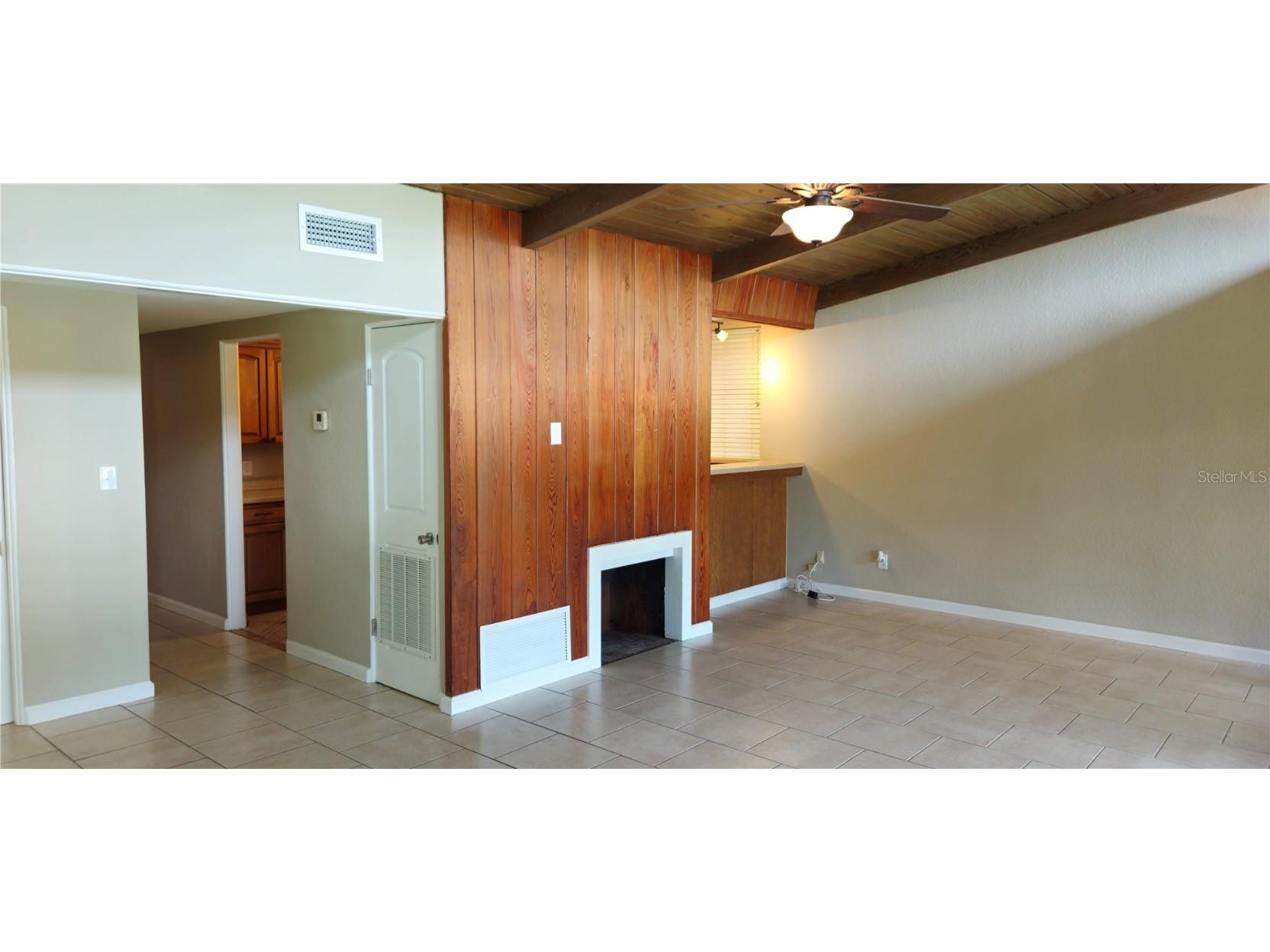 126 E Cypress Avenue Howey In The Hills FL 34737 O6345821 image8