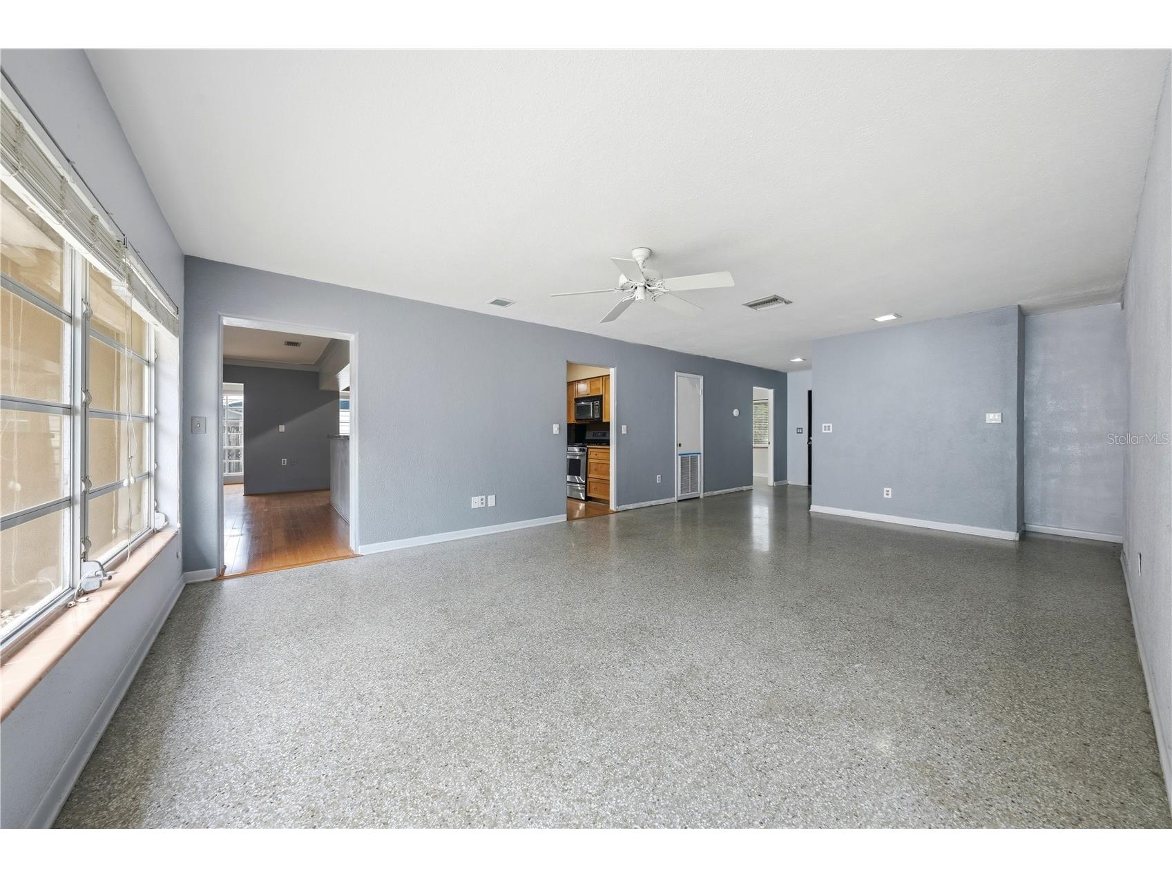 126 E Magnolia Avenue Howey In The Hills FL 34737 - LITTLE LAKE HARRIS G5110848 image10
