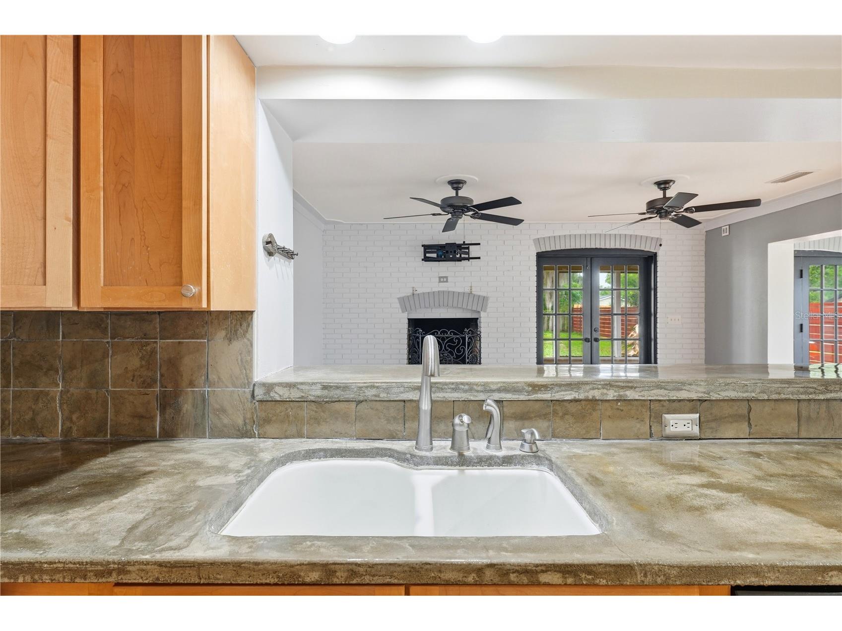 126 E Magnolia Avenue Howey In The Hills FL 34737 - LITTLE LAKE HARRIS G5110848 image14