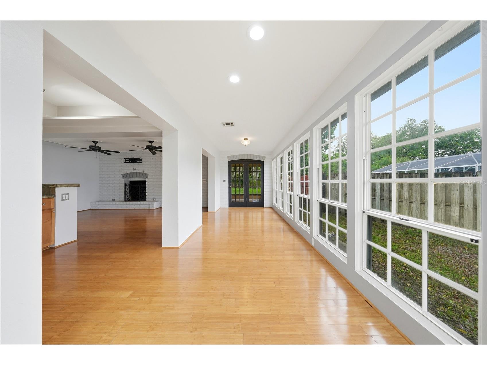 126 E Magnolia Avenue Howey In The Hills FL 34737 - LITTLE LAKE HARRIS G5110848 image21