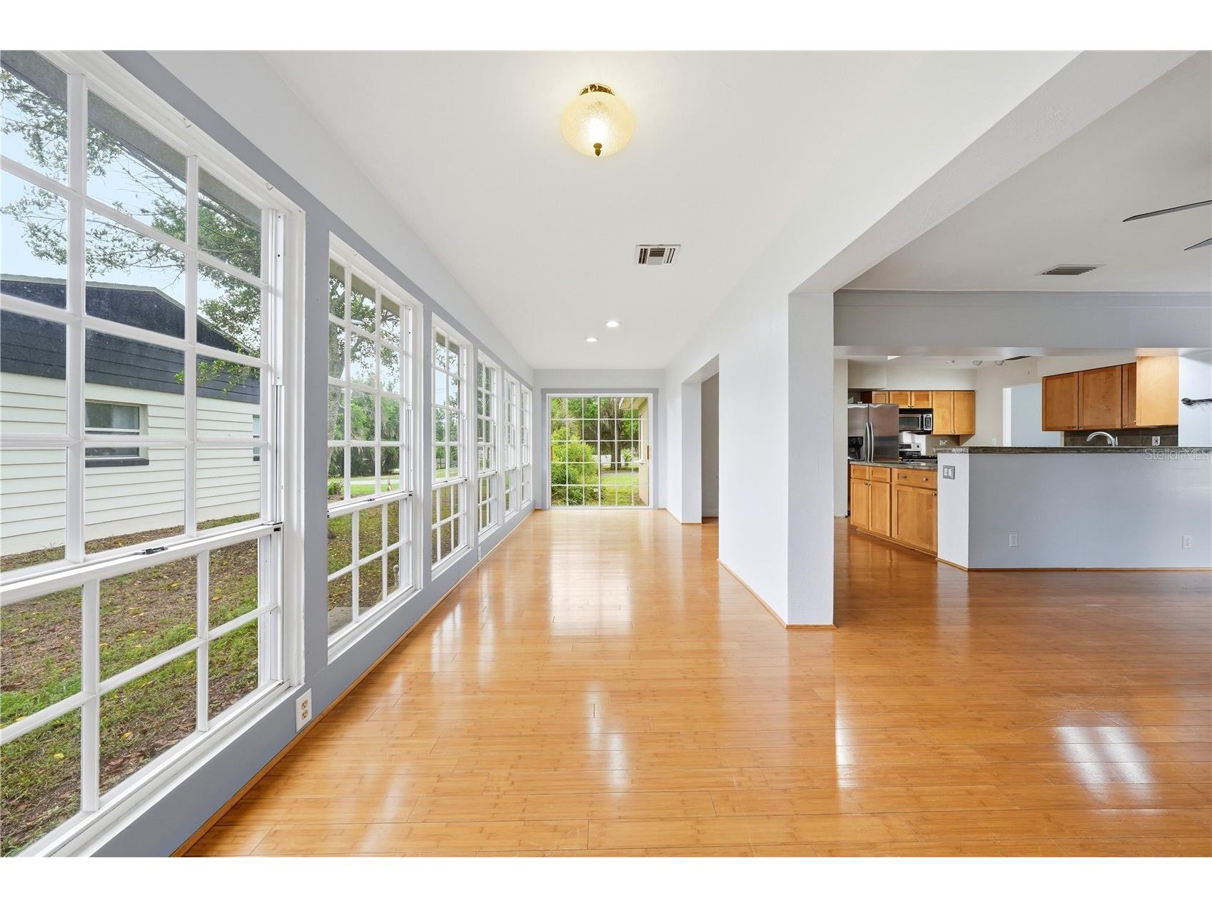 126 E Magnolia Avenue Howey In The Hills FL 34737 - LITTLE LAKE HARRIS G5110848 image22