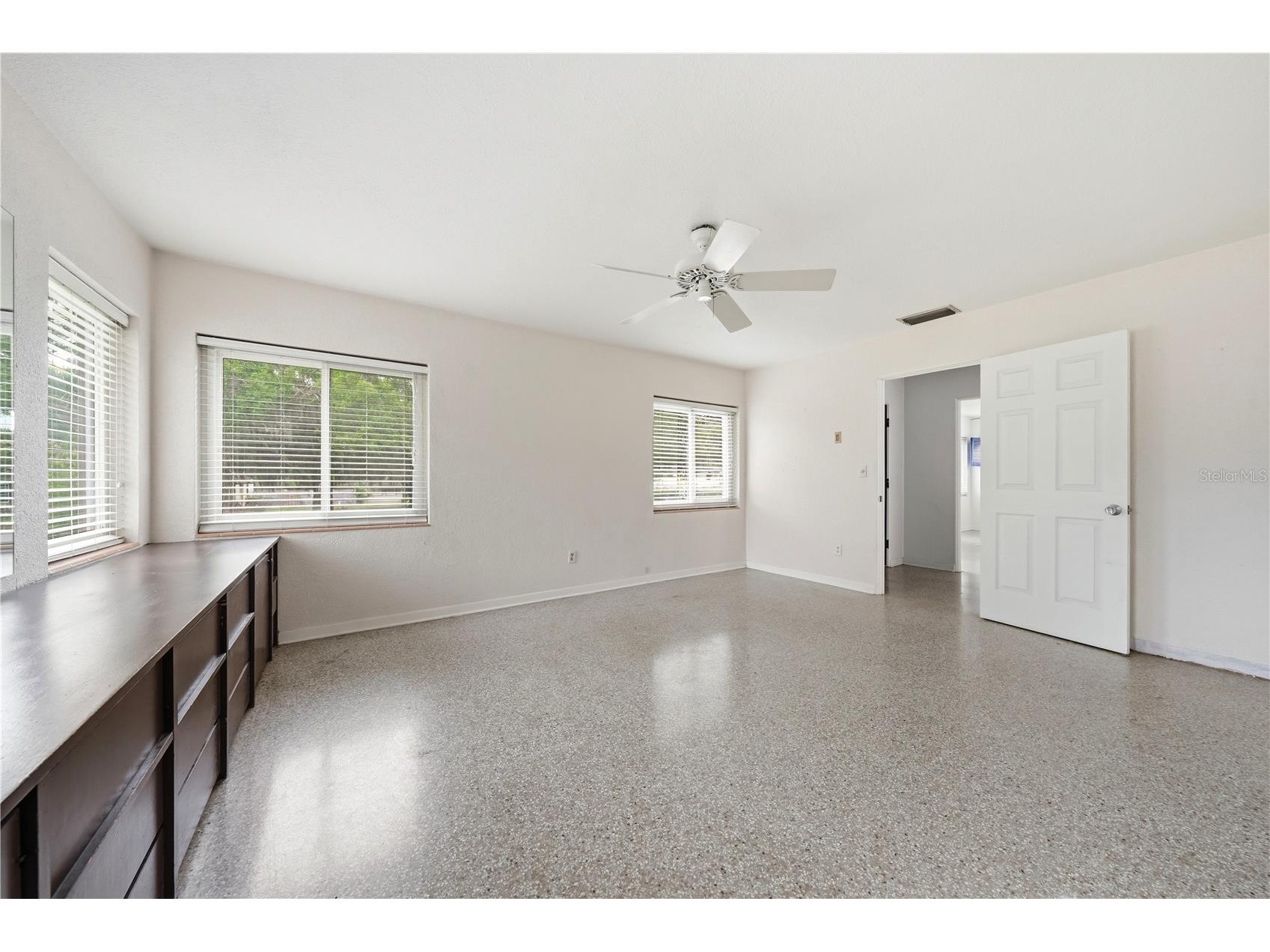 126 E Magnolia Avenue Howey In The Hills FL 34737 - LITTLE LAKE HARRIS G5110848 image26