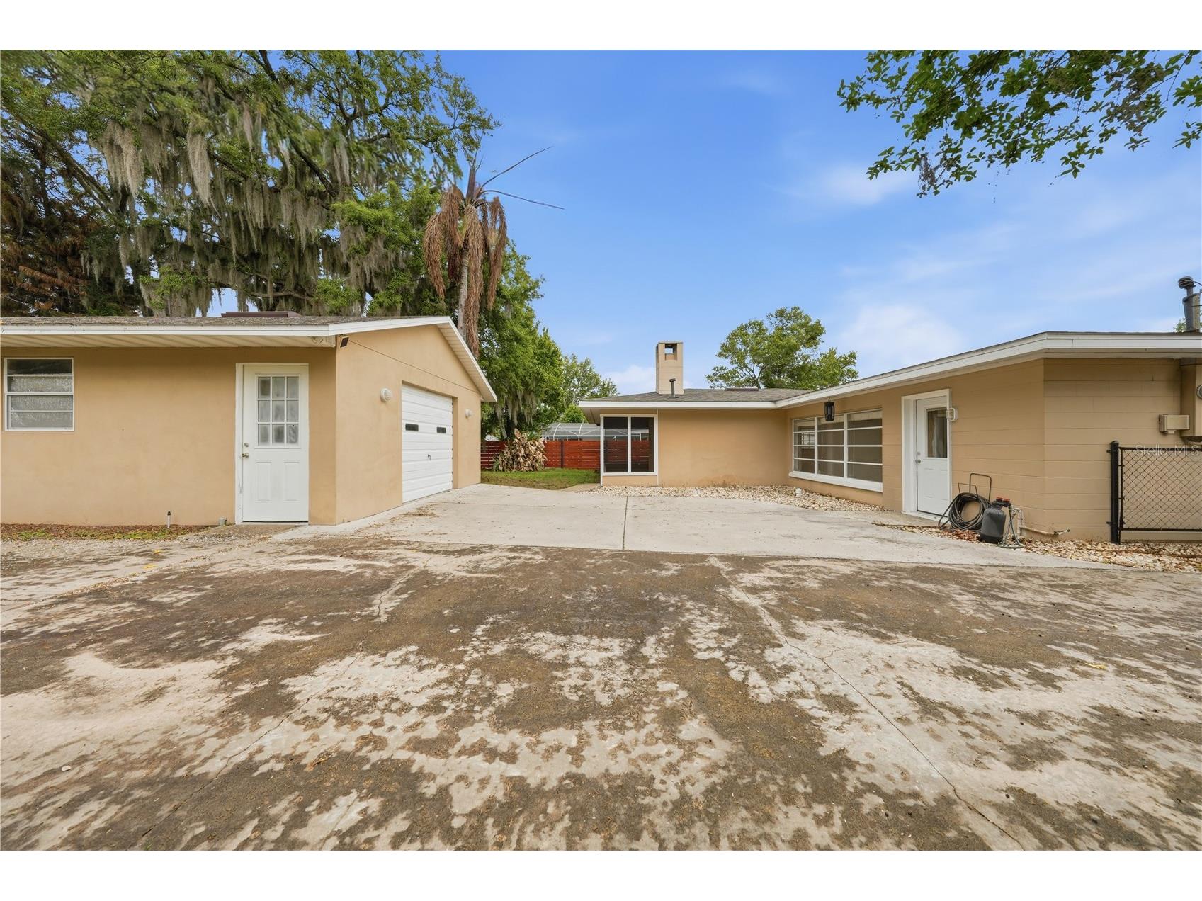 126 E Magnolia Avenue Howey In The Hills FL 34737 - LITTLE LAKE HARRIS G5110848 image36