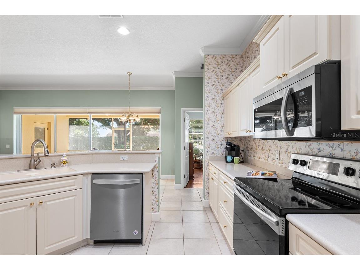 126 Lake Region Circle Winter Haven FL 33881 P4936583 image28