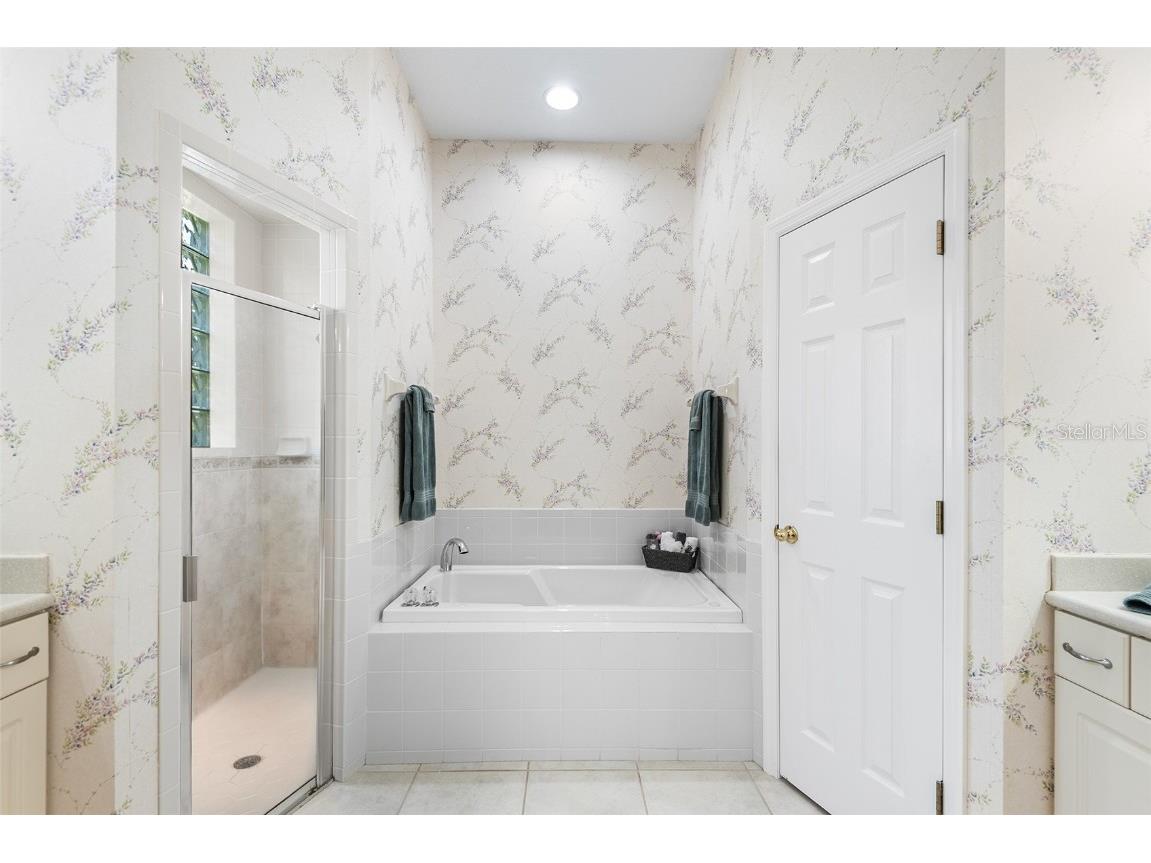 126 Lake Region Circle Winter Haven FL 33881 P4936583 image34