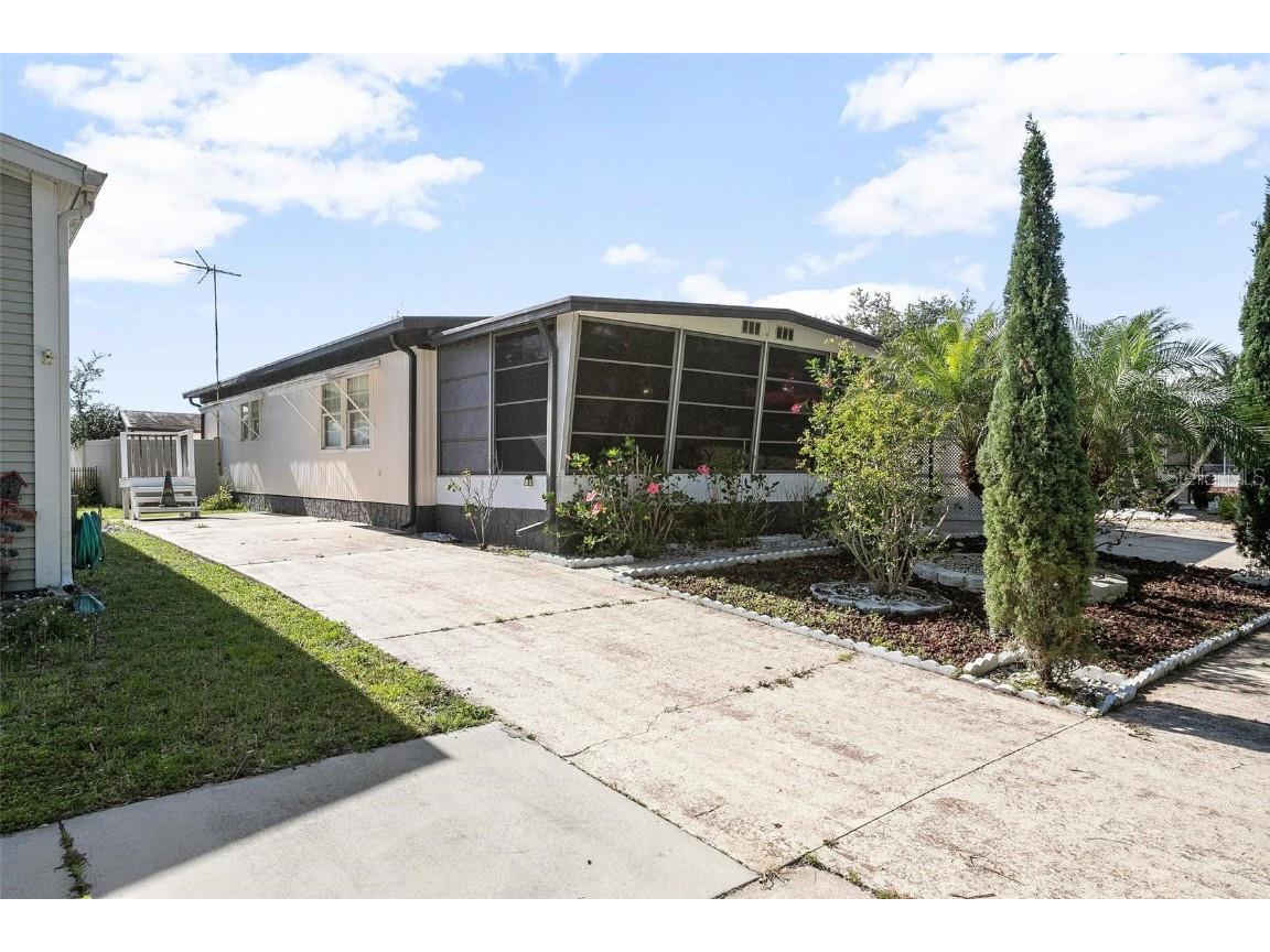 126 Palm Drive Debary FL 32713 V4935804 image1