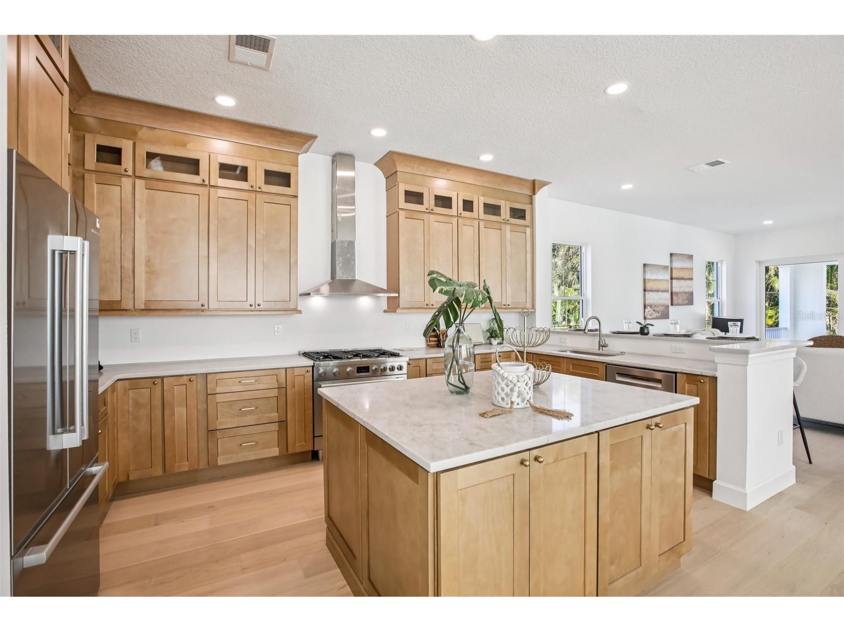 126 Ricardo Way NE Saint Petersburg FL 33704 TB8472653 image18