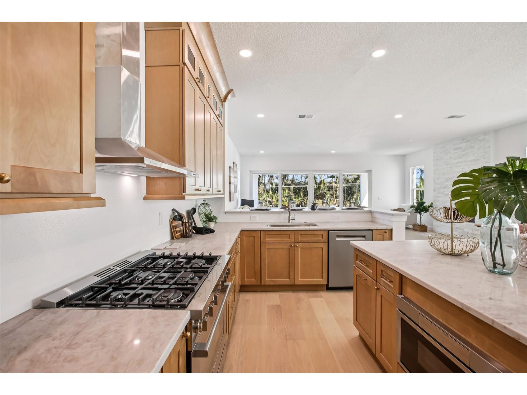 126 Ricardo Way NE Saint Petersburg FL 33704 TB8472653 image19