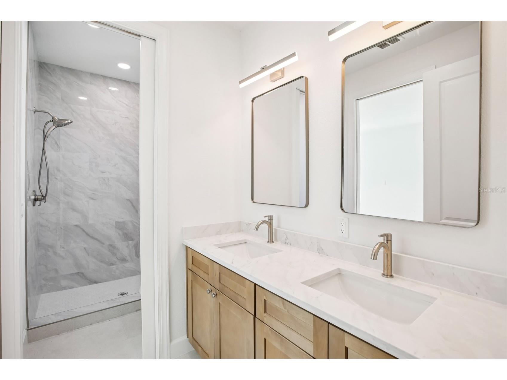 126 Ricardo Way NE Saint Petersburg FL 33704 TB8472653 image29