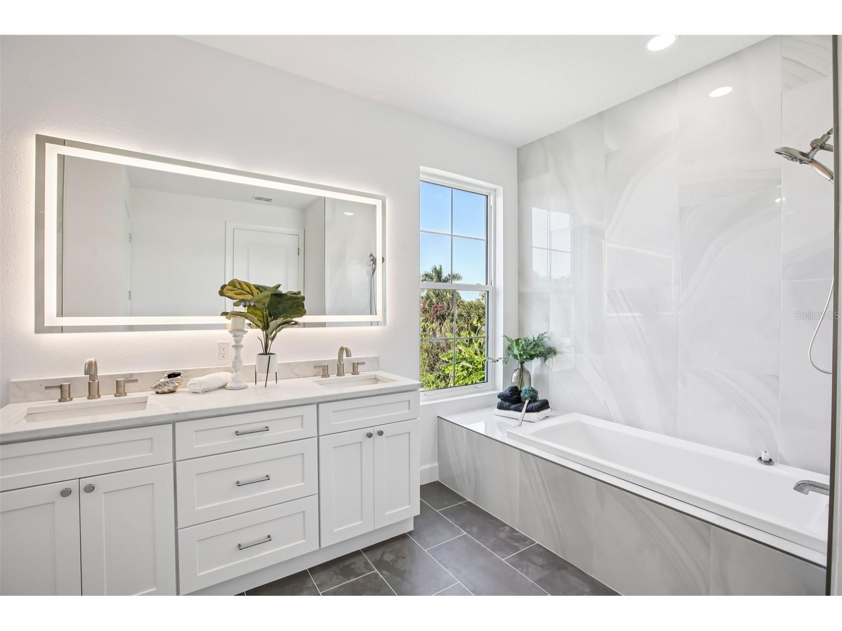 126 Ricardo Way NE Saint Petersburg FL 33704 TB8472653 image34