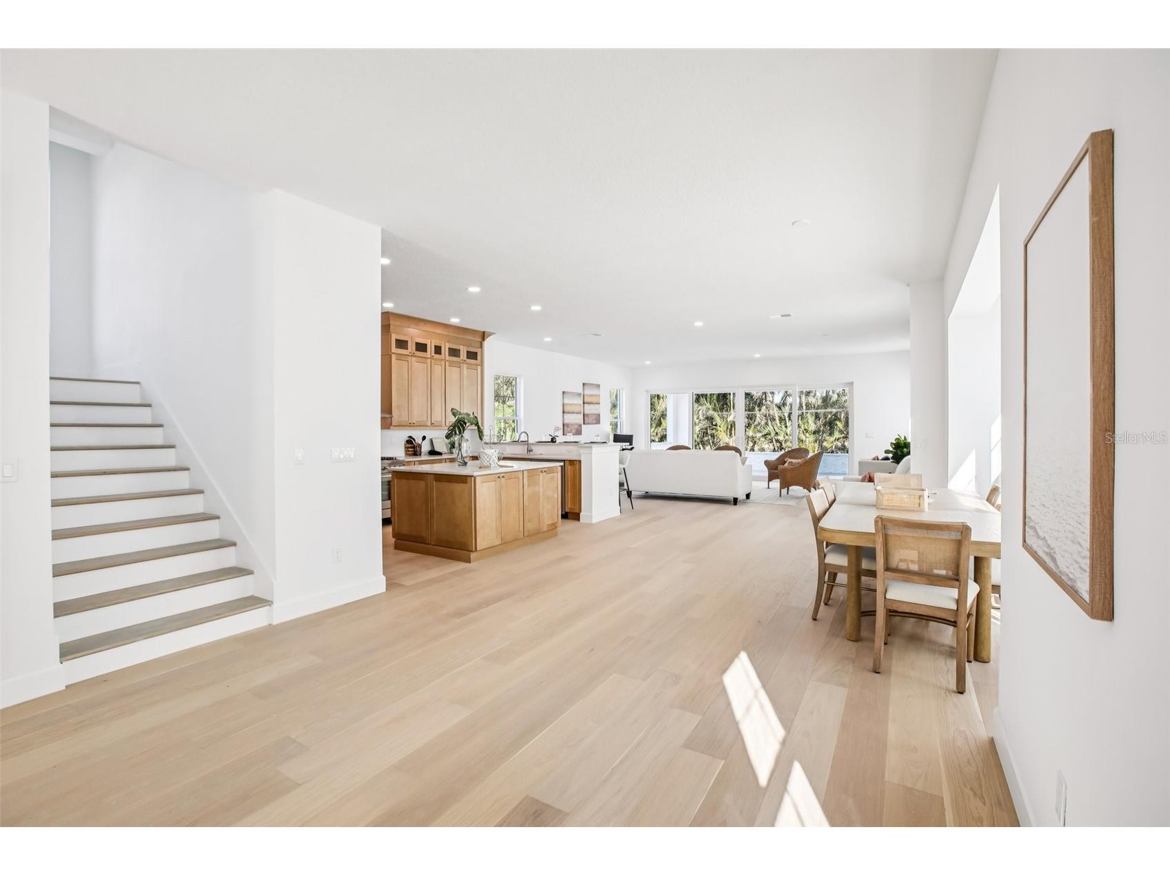 126 Ricardo Way NE Saint Petersburg FL 33704 TB8472653 image4