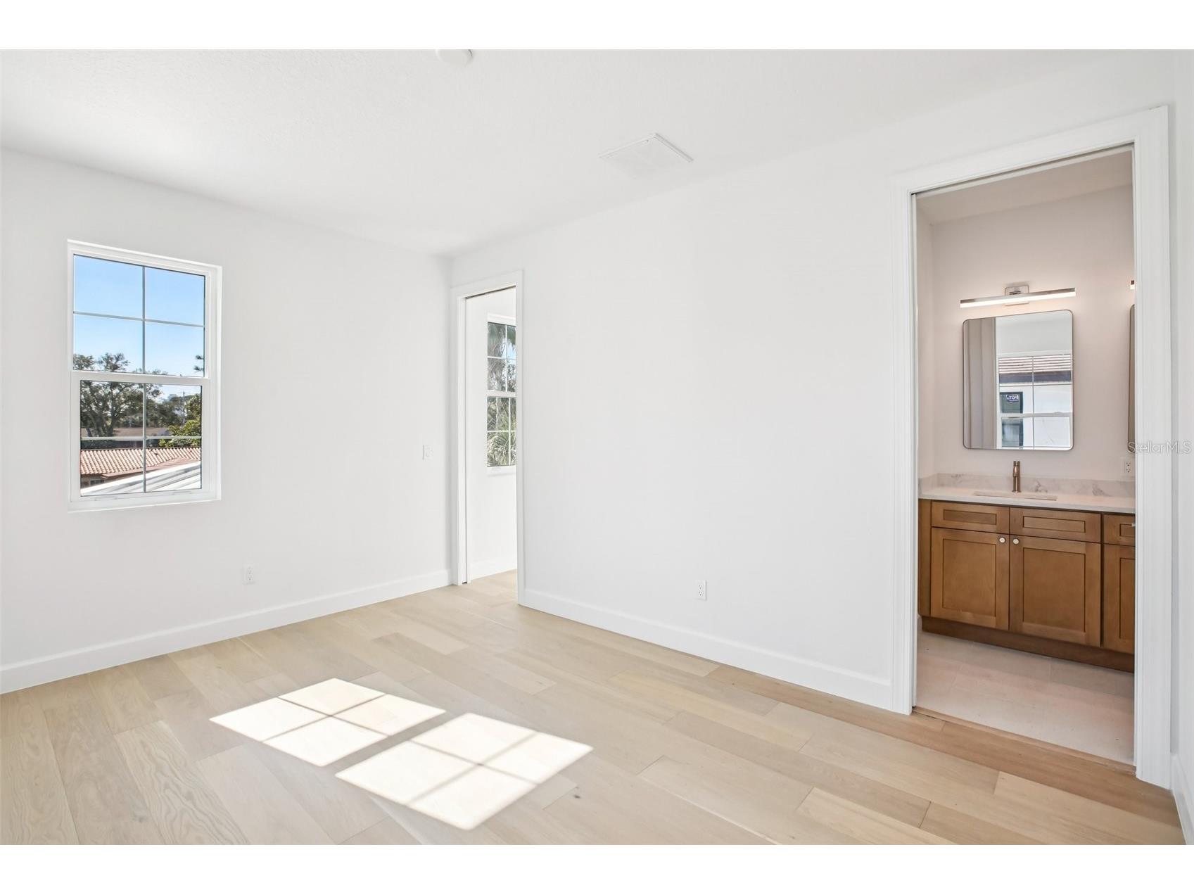 126 Ricardo Way NE Saint Petersburg FL 33704 TB8472653 image45