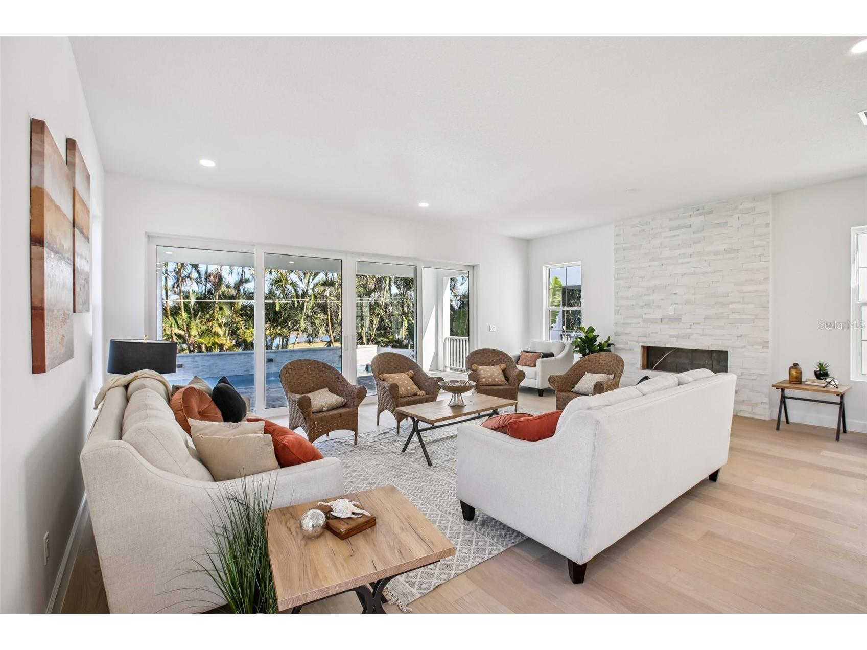 126 Ricardo Way NE Saint Petersburg FL 33704 TB8472653 image8