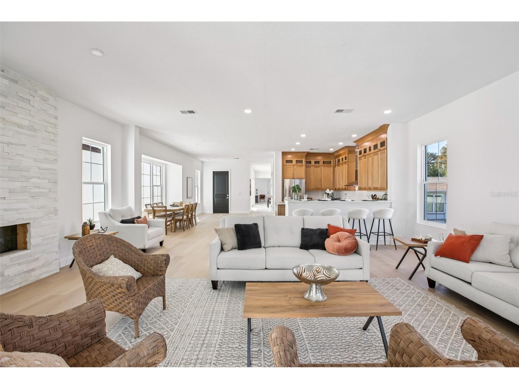 126 Ricardo Way NE Saint Petersburg FL 33704 TB8472653 image9