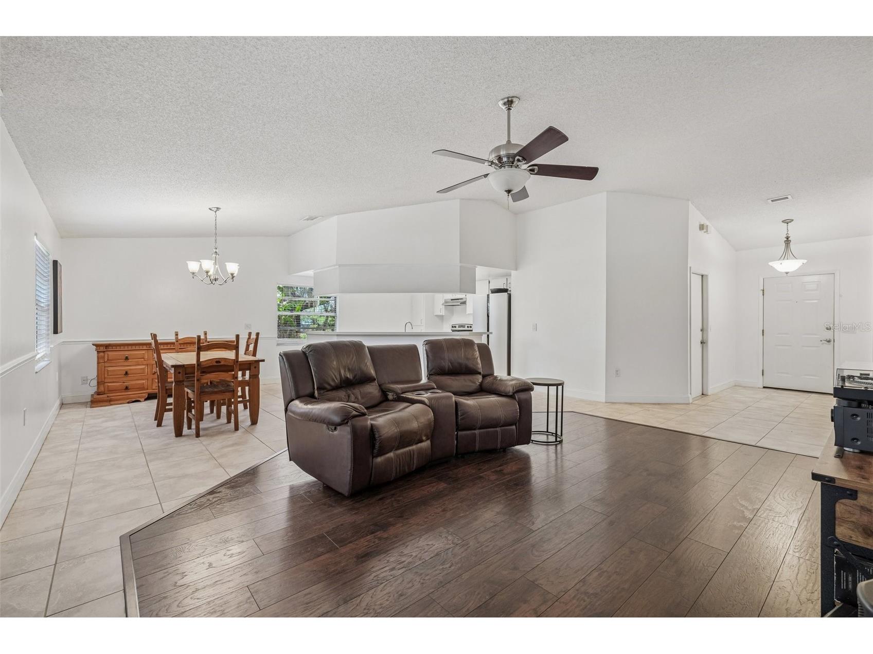 126 S Saint Cloud Avenue Valrico FL 33594 TB8512173 image5