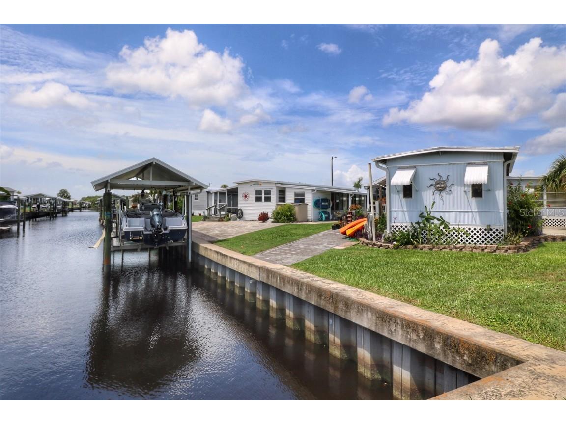 126 S Saint Thomas Circle Apollo Beach FL 33572 T3540145 image1