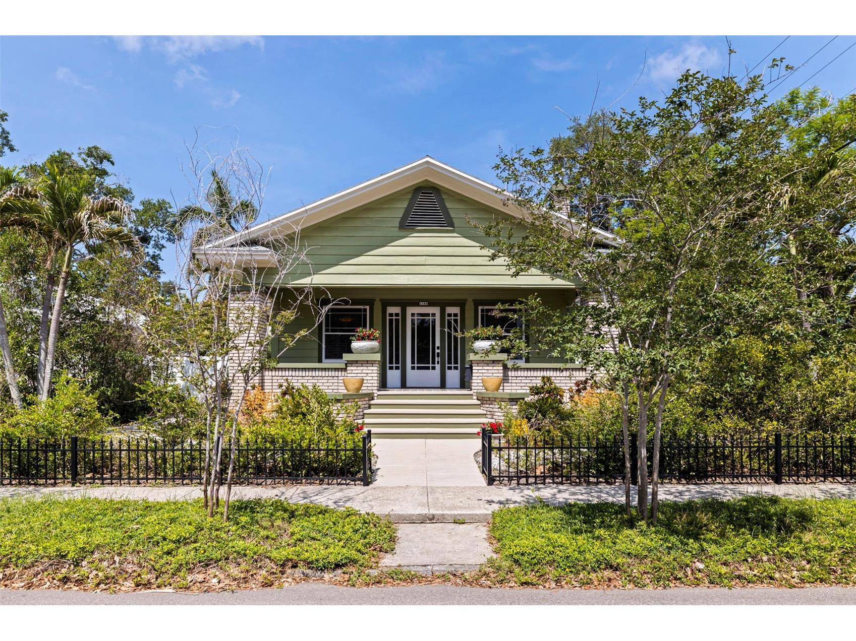 1260 10th Street N Saint Petersburg FL 33705 TB8502536 image1