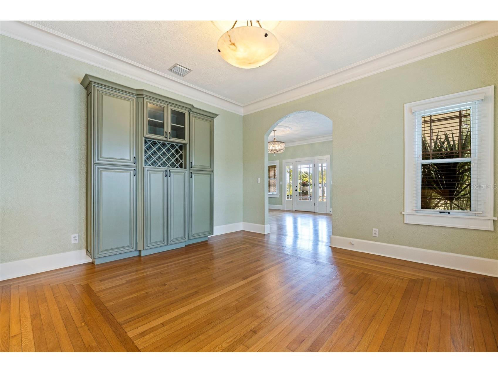 1260 10th Street N Saint Petersburg FL 33705 TB8502536 image15