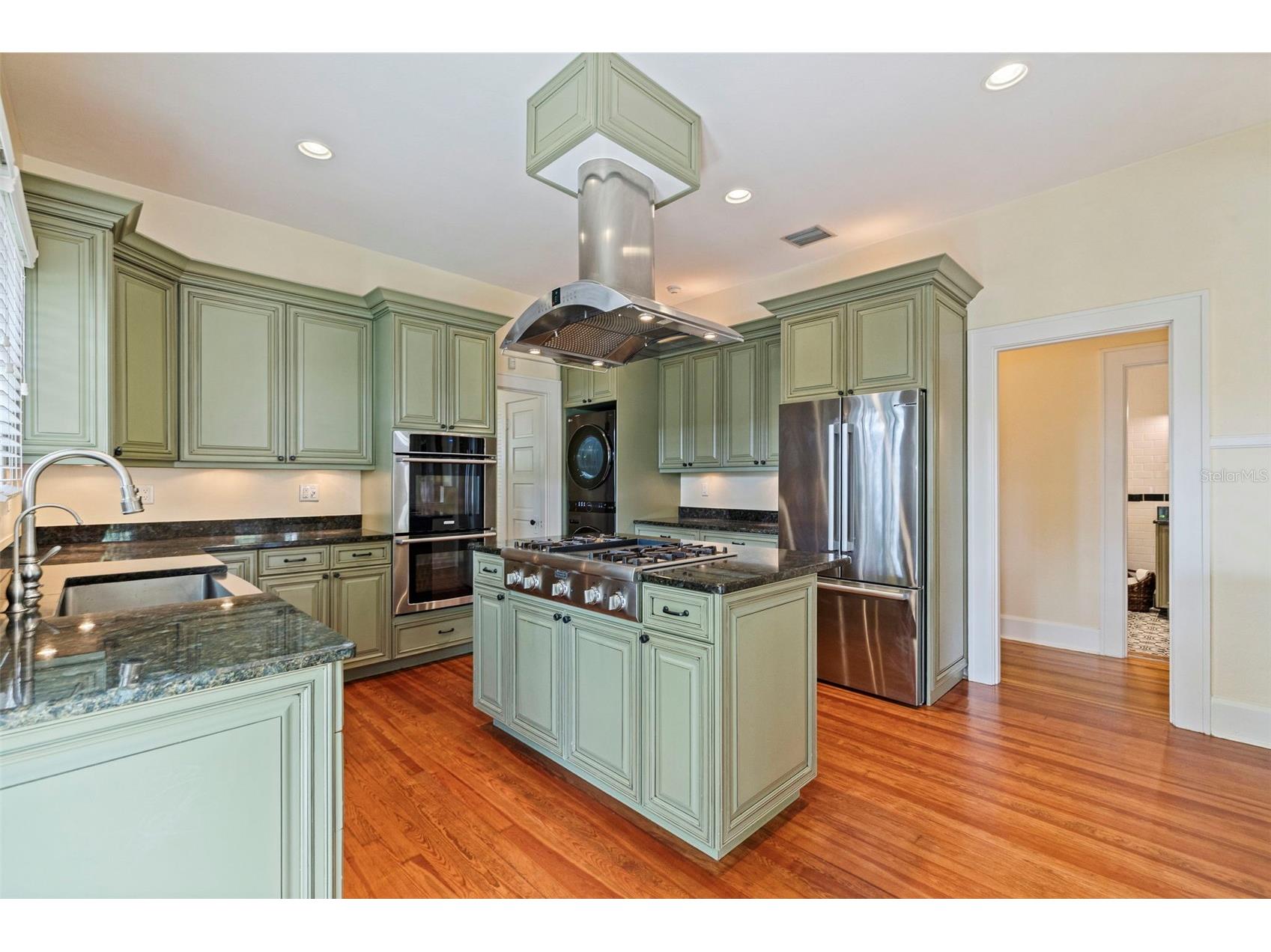 1260 10th Street N Saint Petersburg FL 33705 TB8502536 image18