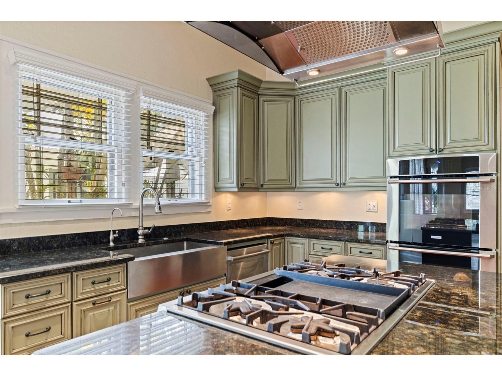 1260 10th Street N Saint Petersburg FL 33705 TB8502536 image19