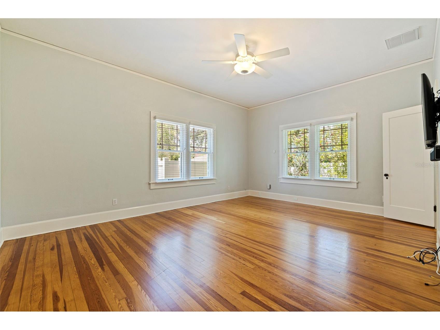 1260 10th Street N Saint Petersburg FL 33705 TB8502536 image26